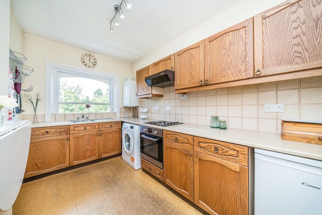 Property photo 3 of 6