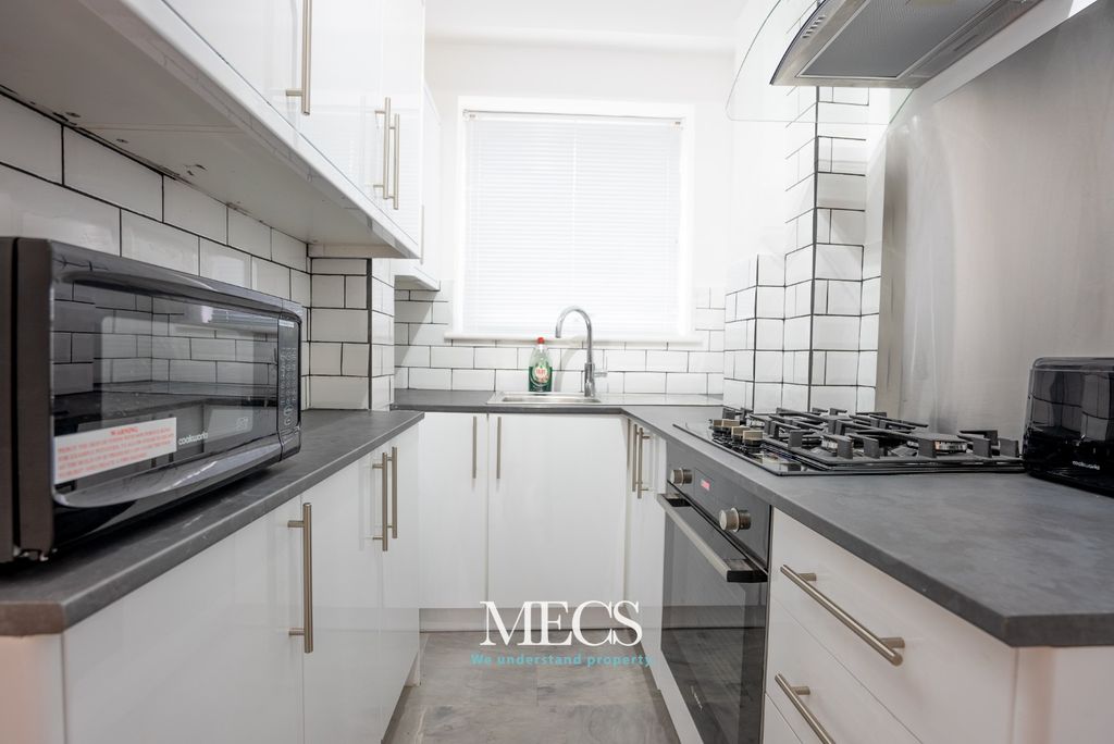 Property photo 1 of 10 2295761