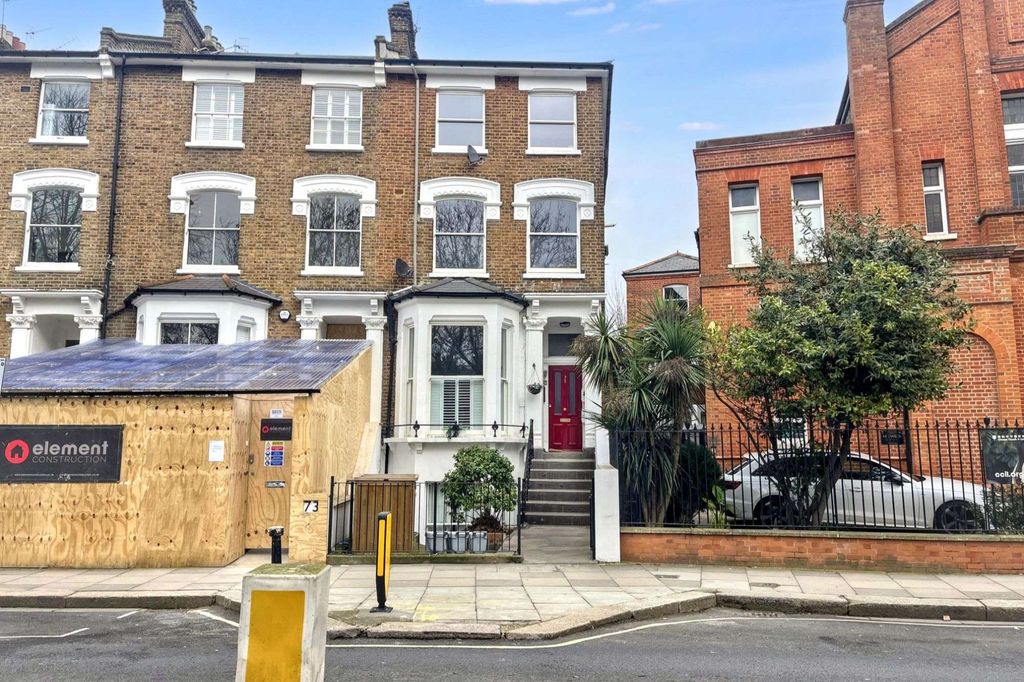 Property photo 2 of 11 72C Brook Green, London, W6 7Be