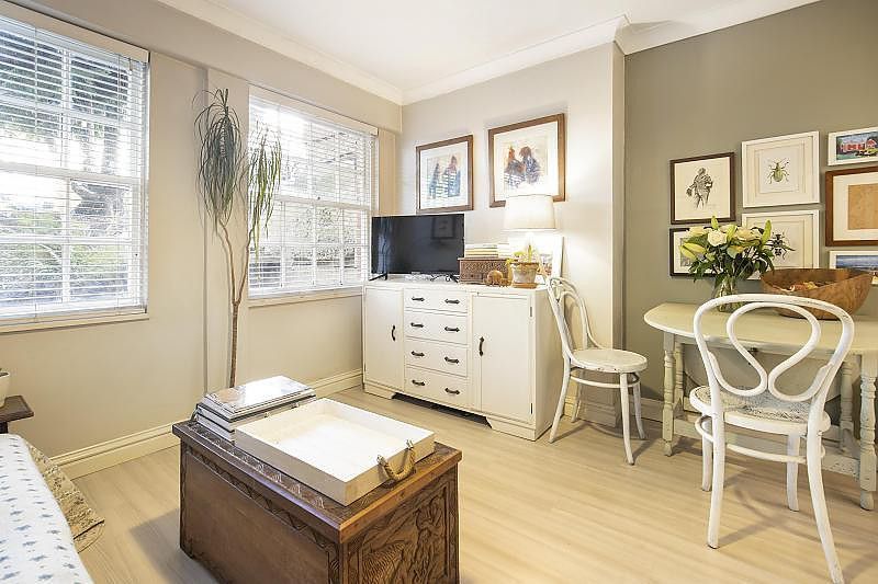 Property photo 2 of 8 6 (Main)