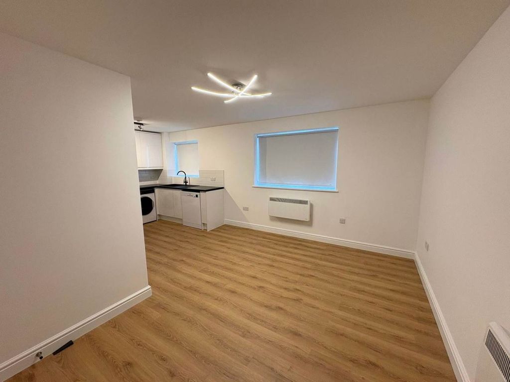 Property photo 3 of 8 Photo-2026-04-01-10-28-06