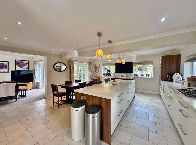 Property photo 2 of 33 Photo 8