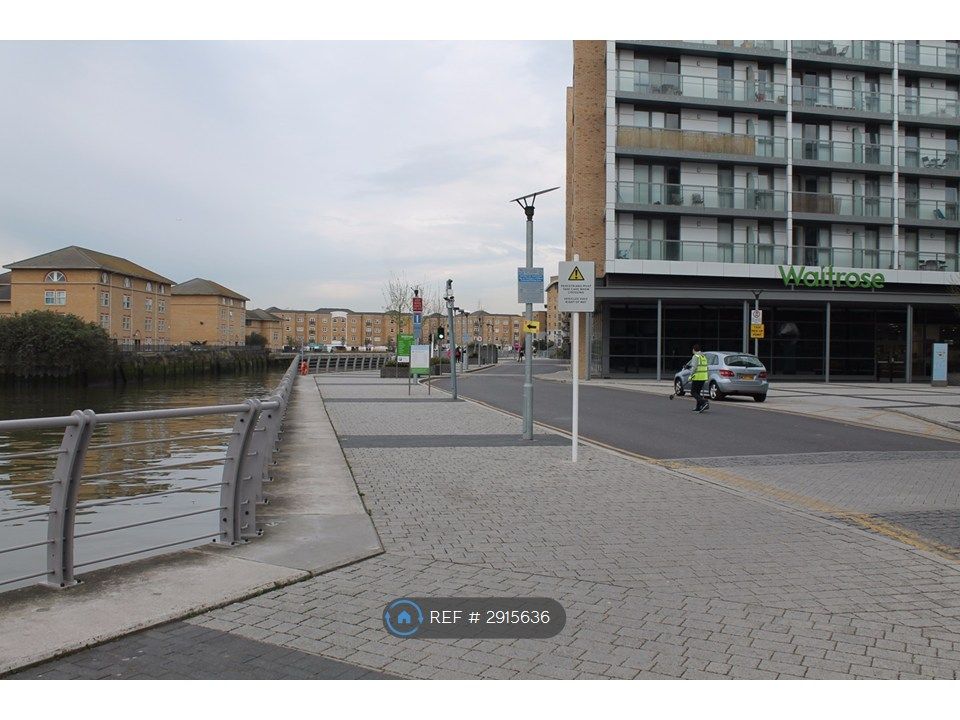 Property photo 2 of 10 Waitrose Is Less Than 5 Minutes Walk