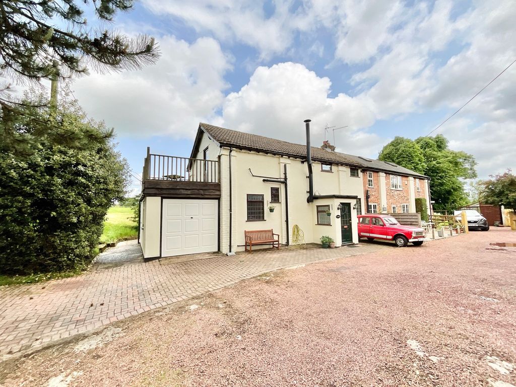 Property photo 2 of 26