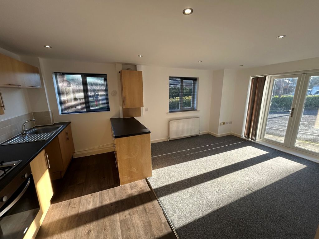 Property photo 2 of 7 Picture No. 12