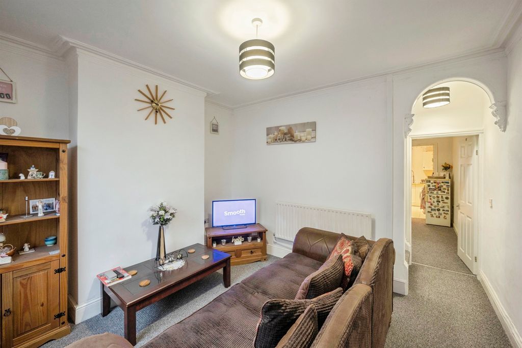 Property photo 2 of 12