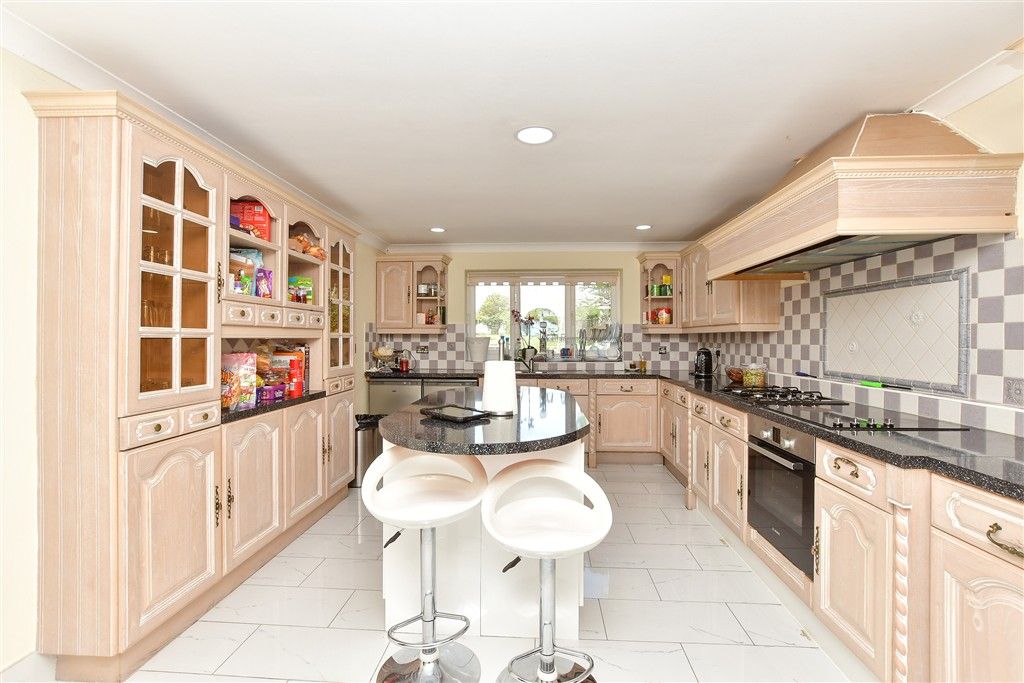 Property photo 3 of 13 Kitchen/Breakfast Room