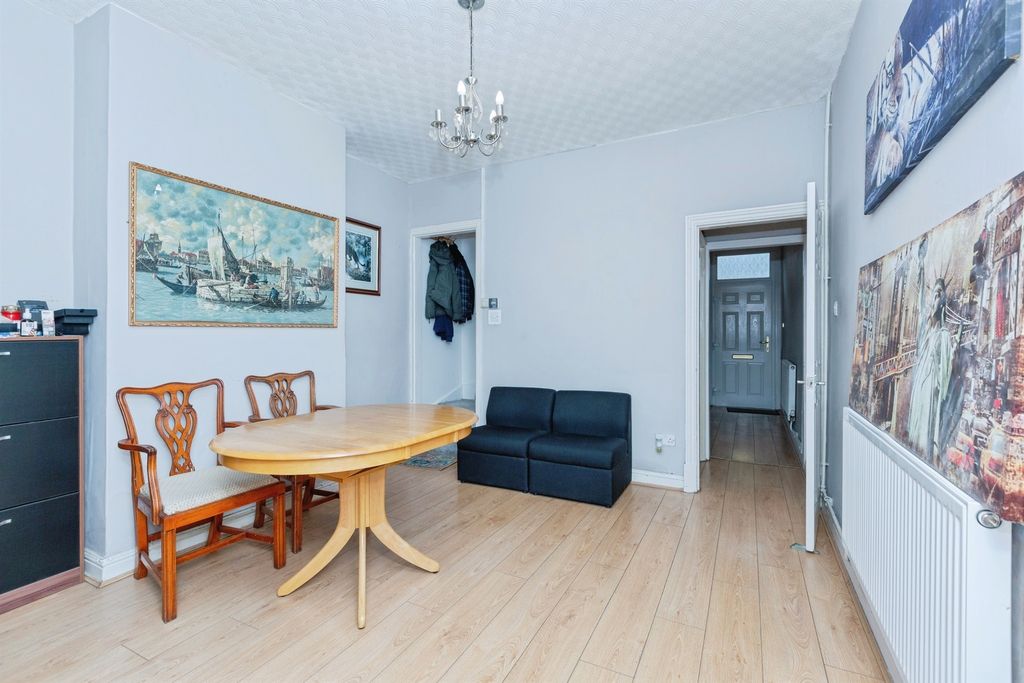 Property photo 3 of 12