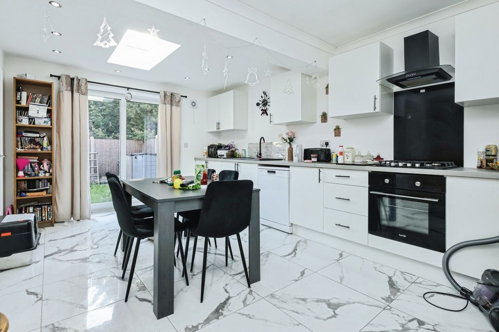 Property photo 2 of 19 Pbox-Img.Jpg