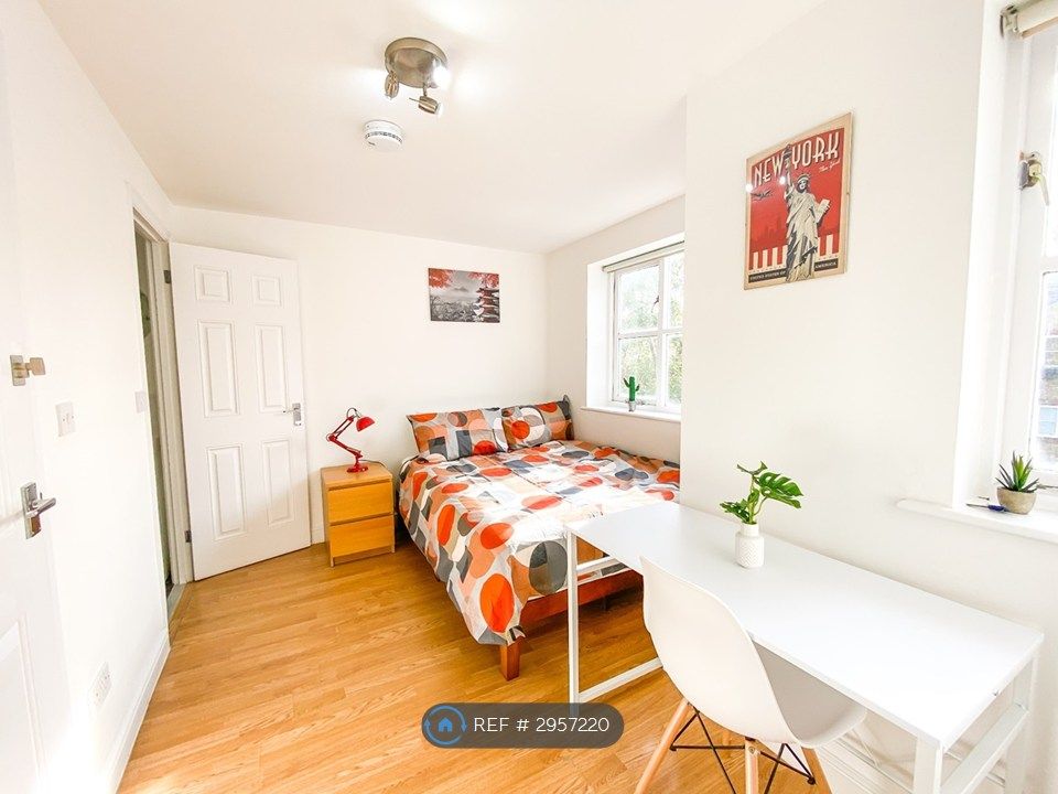 Property photo 1 of 34