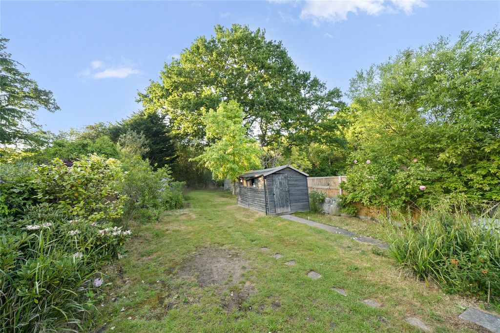 Property photo 2 of 9 Garden