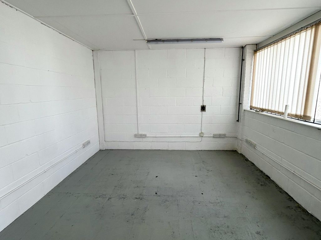 Property photo 3 of 5 A4Ae9F6c-E9Fe-43Be-8A39-A0Abb1440A66.Jpg