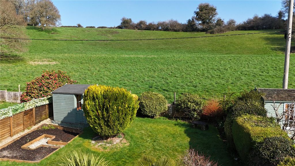 Property photo 2 of 11 Picture No. 14