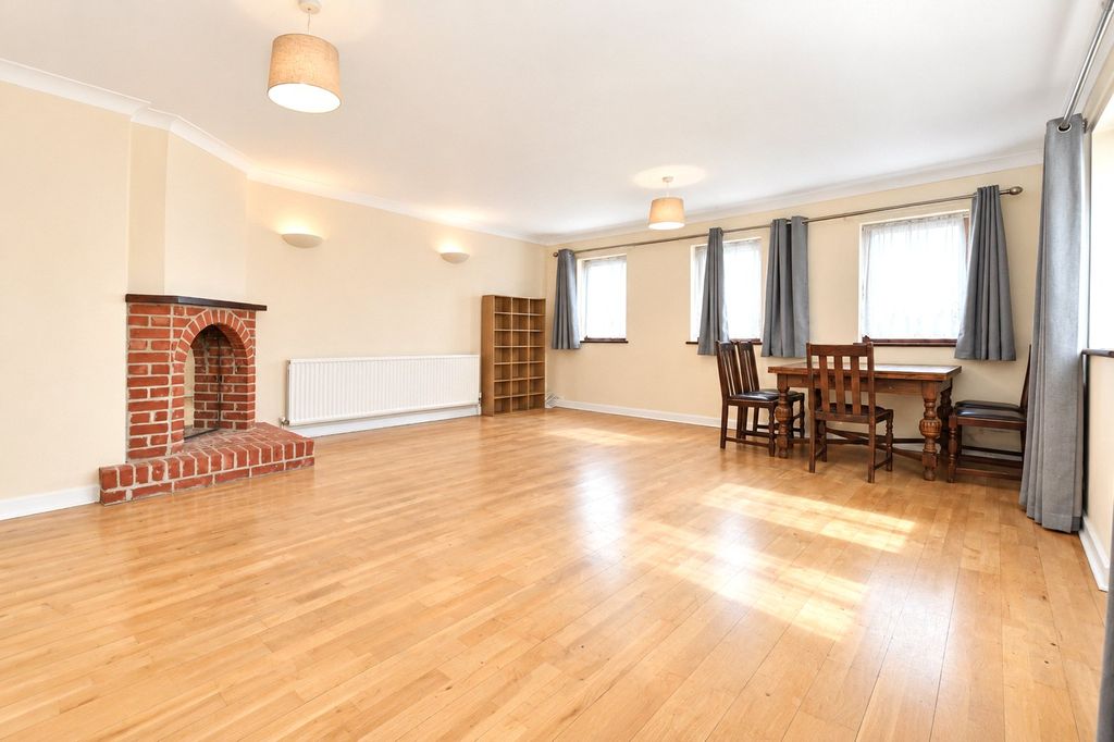 Property photo 3 of 21 Picture No. 28