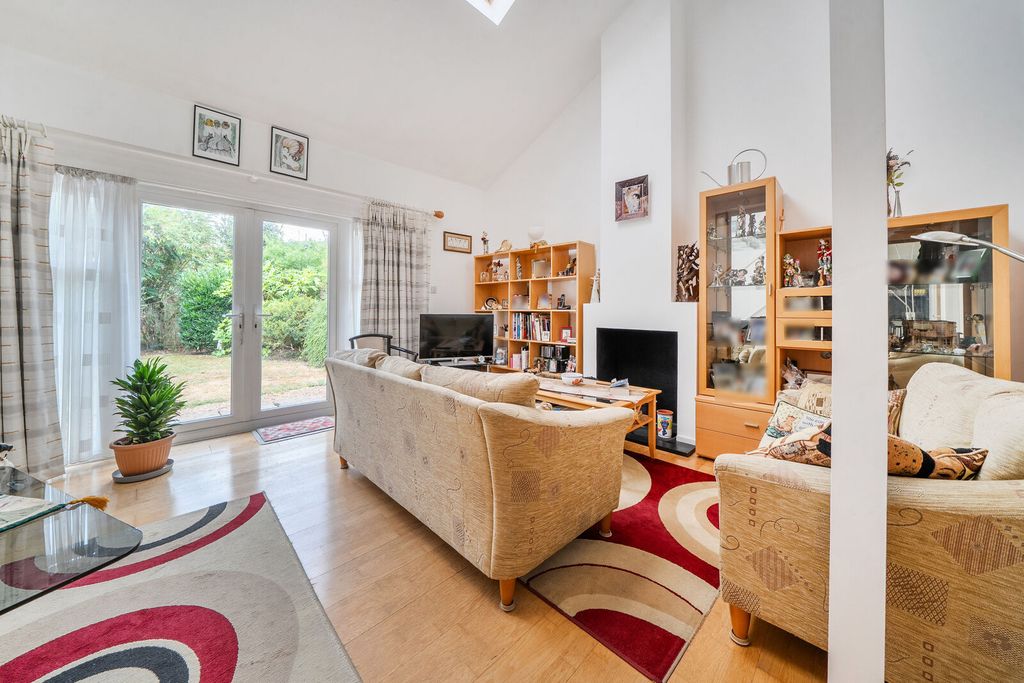 Property photo 2 of 17