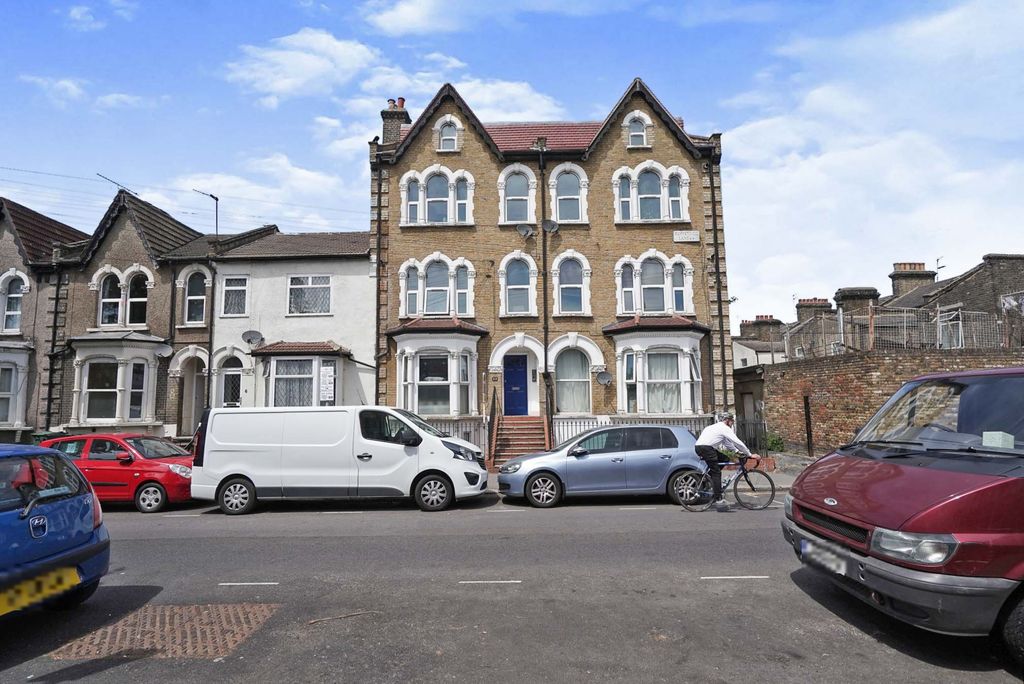 Property photo 1 of 7 1