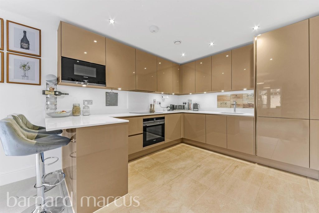 Property photo 2 of 12 Kitchen
