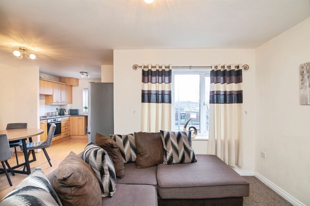 Property photo 3 of 13