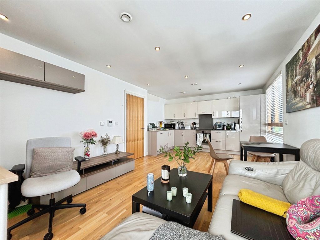 Property photo 2 of 7 Picture No. 10