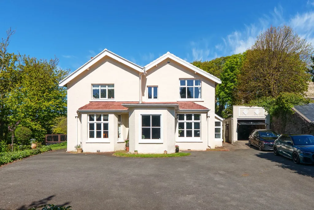 Property photo 3 of 48