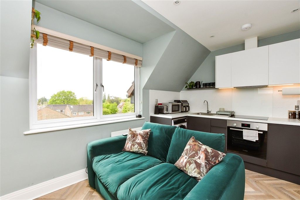 Property photo 1 of 10 Lounge/Diner