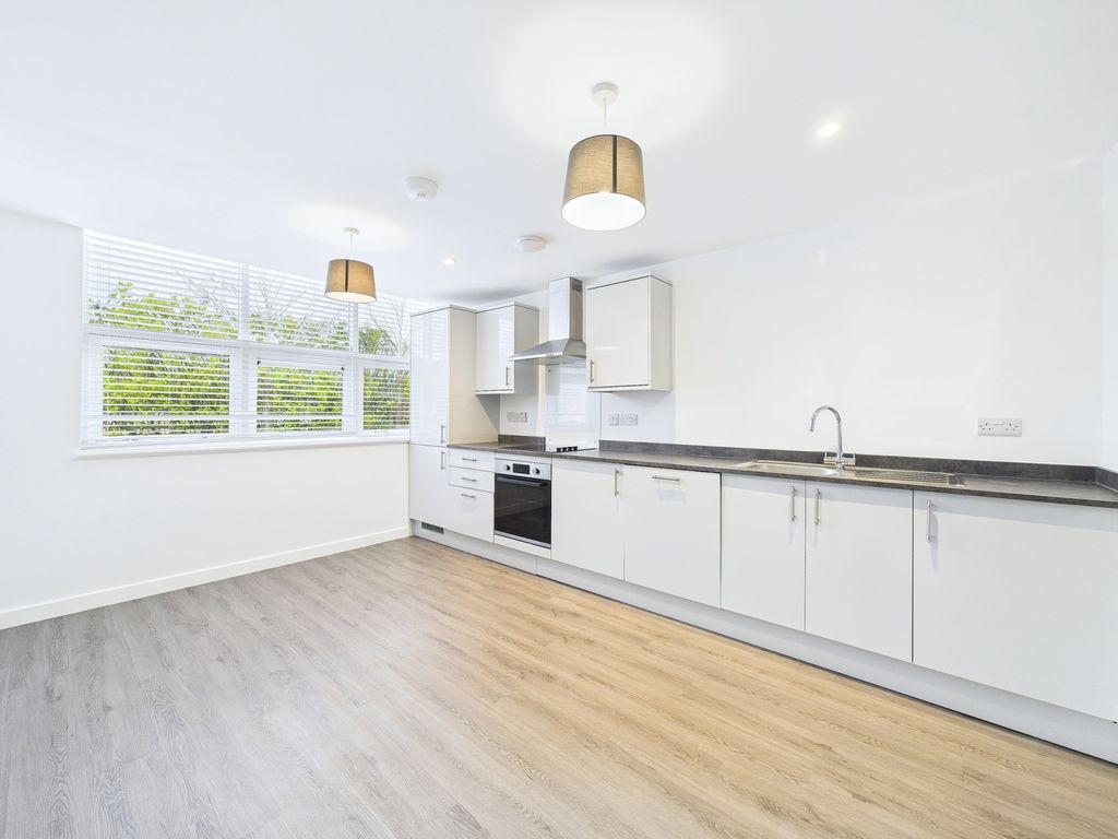 Property photo 3 of 9 Cam01909G0-Pr0444-Still003