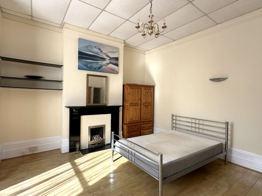 Property photo 1 of 4