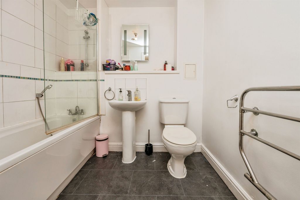 Property photo 3 of 20