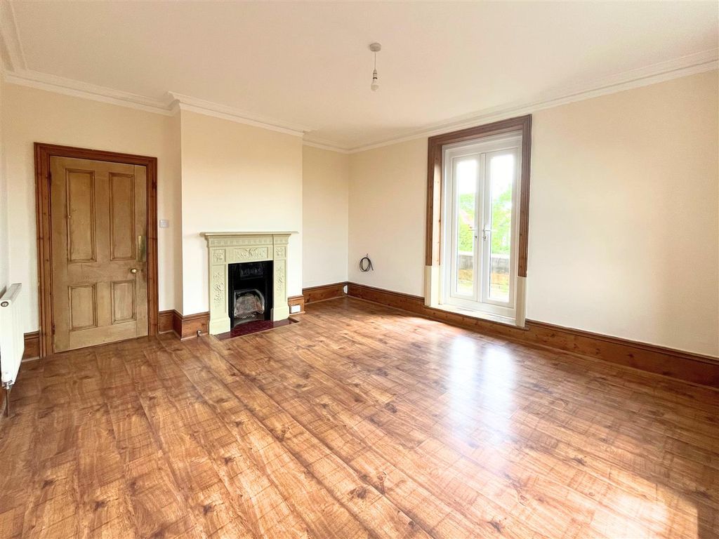 Property photo 2 of 14 Living Room