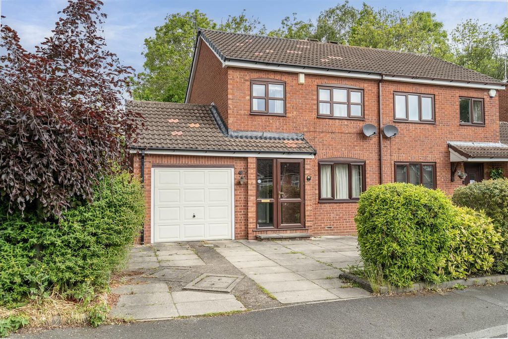 Property photo 1 of 15 External