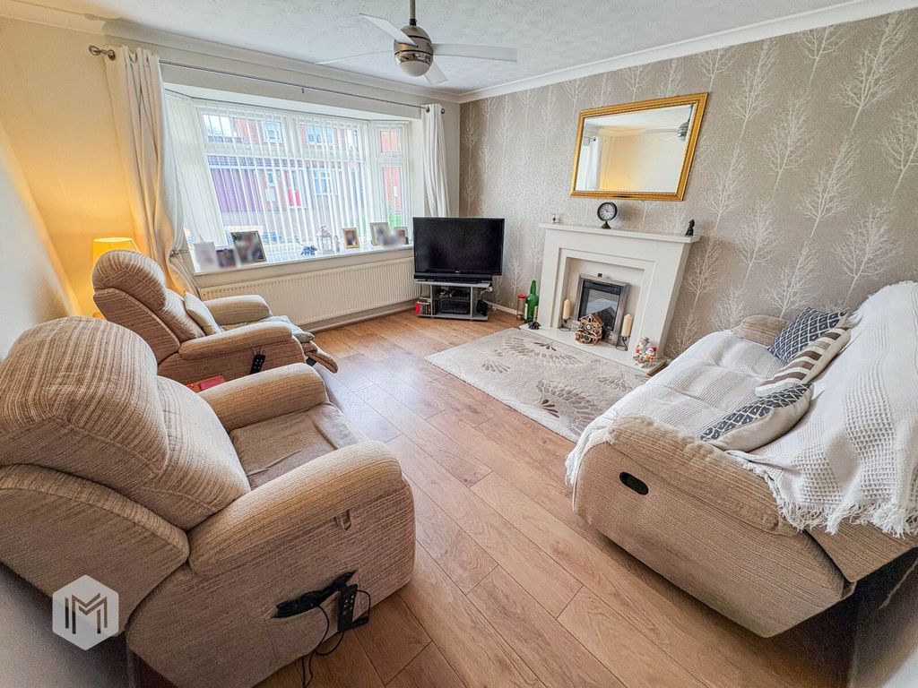 Property photo 2 of 16 Picture No. 15