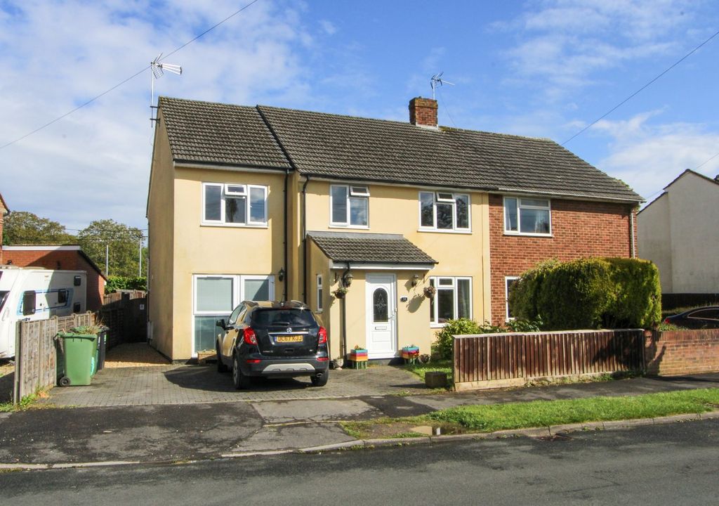 Property photo 2 of 28