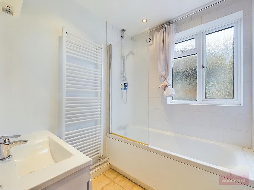 Property photo 3 of 16 Cam01320G0-Pr0242-Still030.Jpg