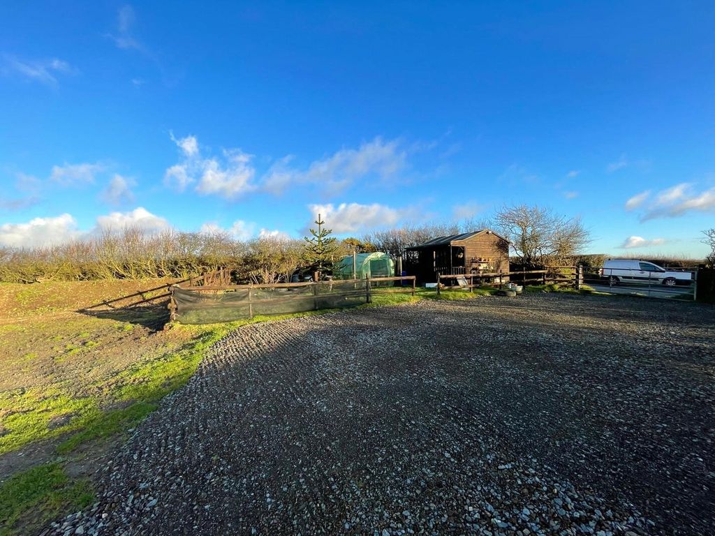 Property photo 3 of 12 Picture No. 35