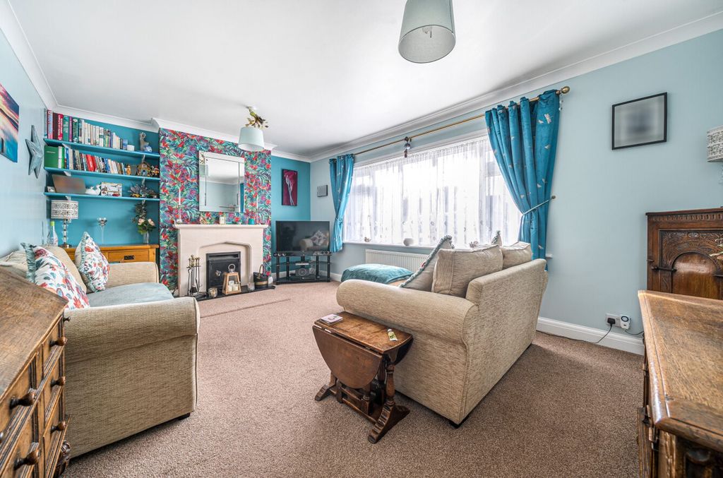 Property photo 2 of 20