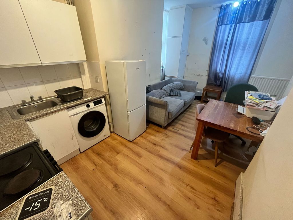 Property photo 1 of 4