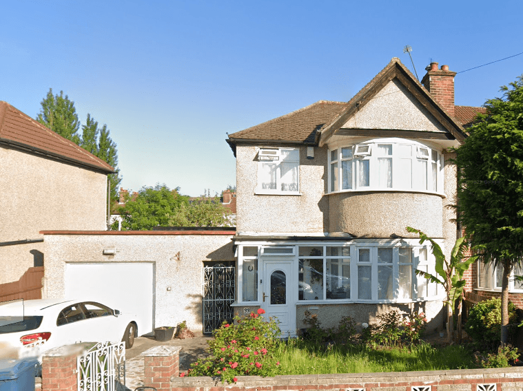 Property photo 1 of 1 Small Studio Flat In Kenton