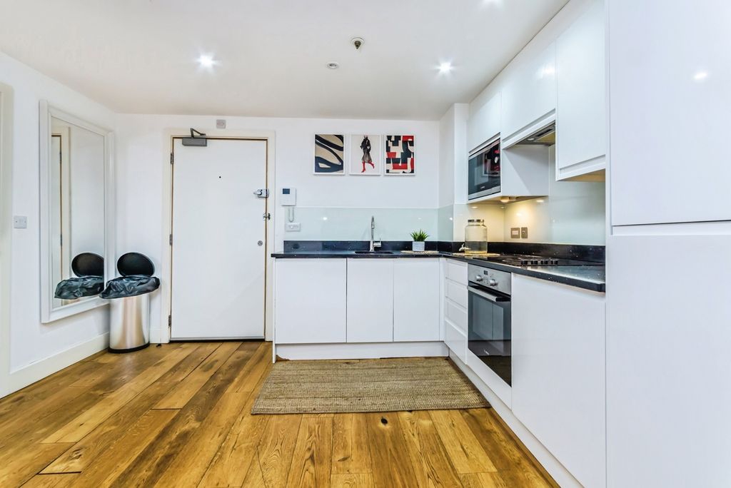 Property photo 2 of 17 Photo