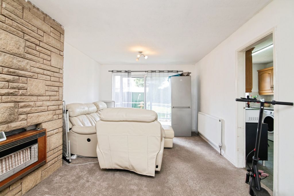 Property photo 3 of 15