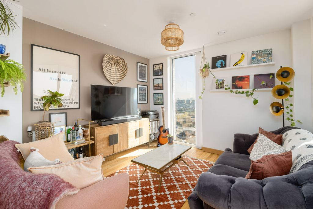 Property photo 3 of 18