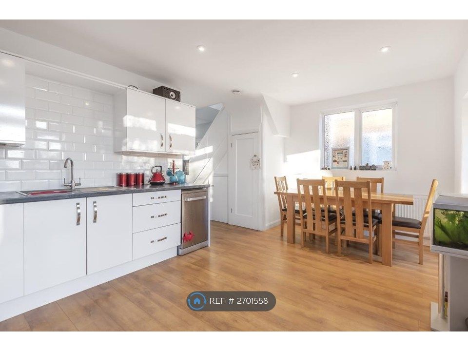 Property photo 3 of 12 Kitchen Diner