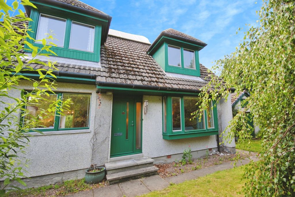 Property photo 1 of 28