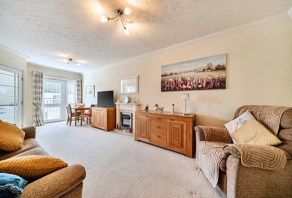 Property photo 2 of 17 1433429-10-69c560...