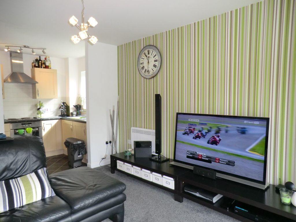 Property photo 2 of 8