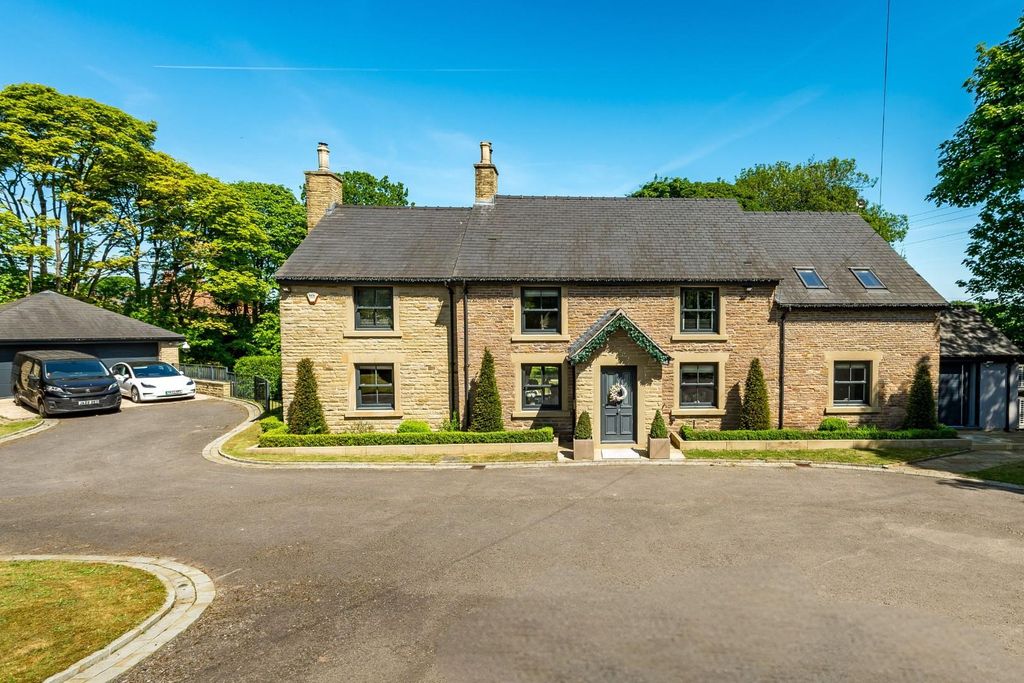 Property photo 2 of 78 Brook House Front External 1.Jpg