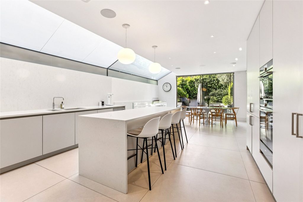 Property photo 3 of 13 Kitchen