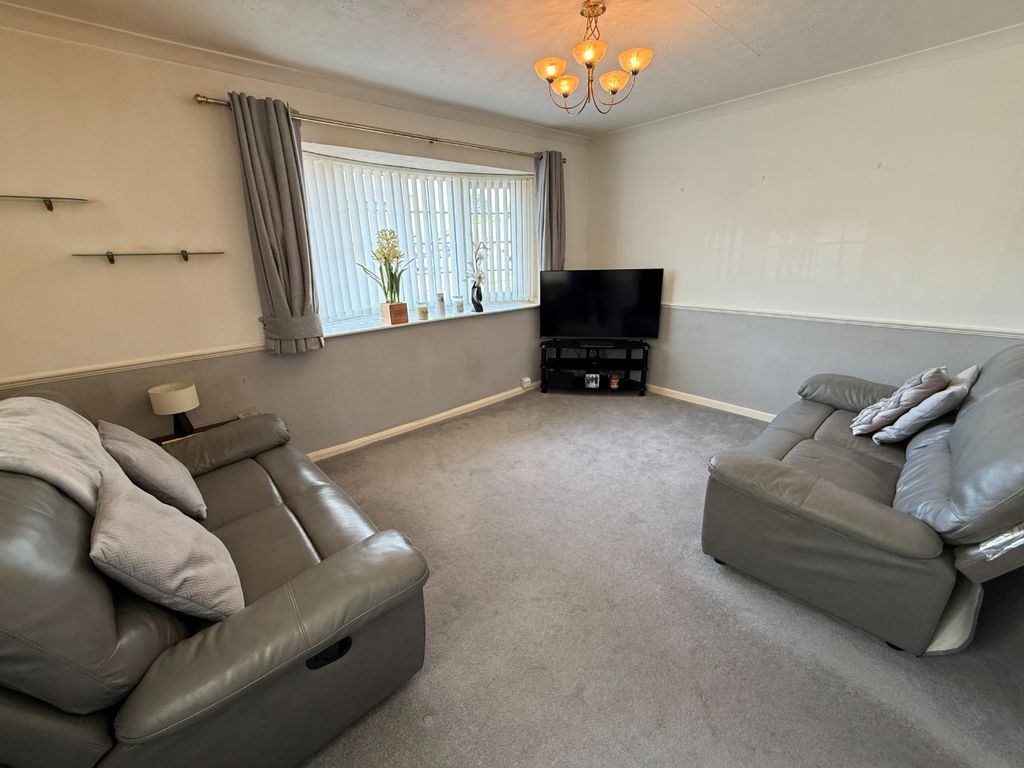 Property photo 2 of 12 5267452