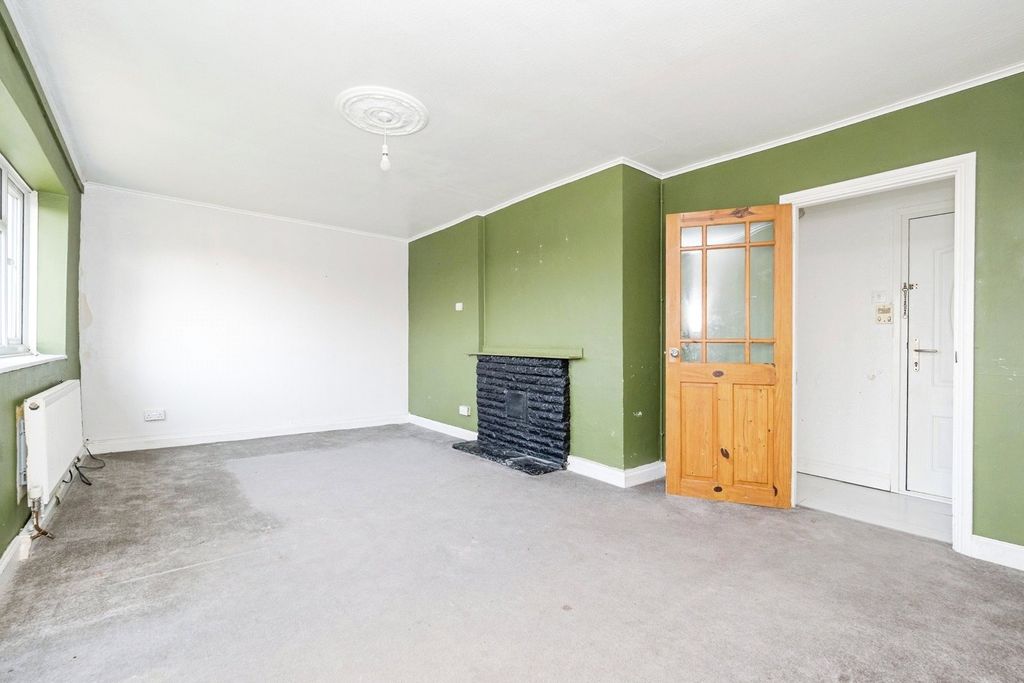 Property photo 2 of 17 Picture No. 16