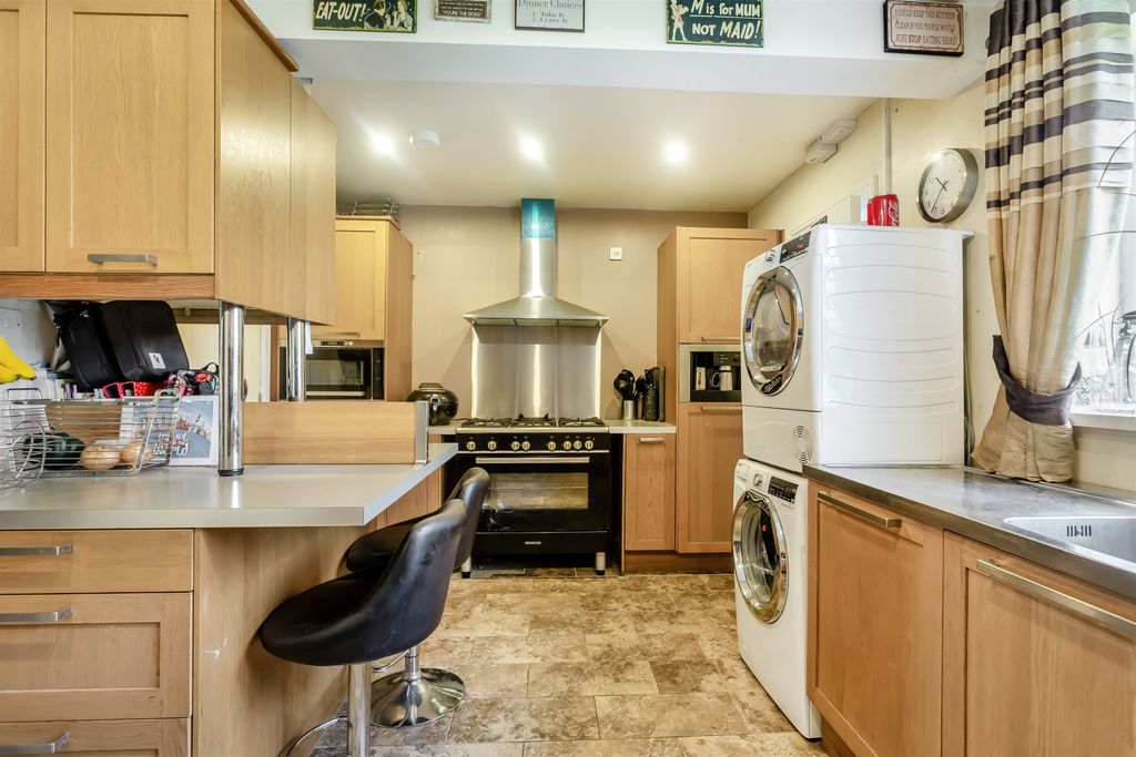 Property photo 3 of 22