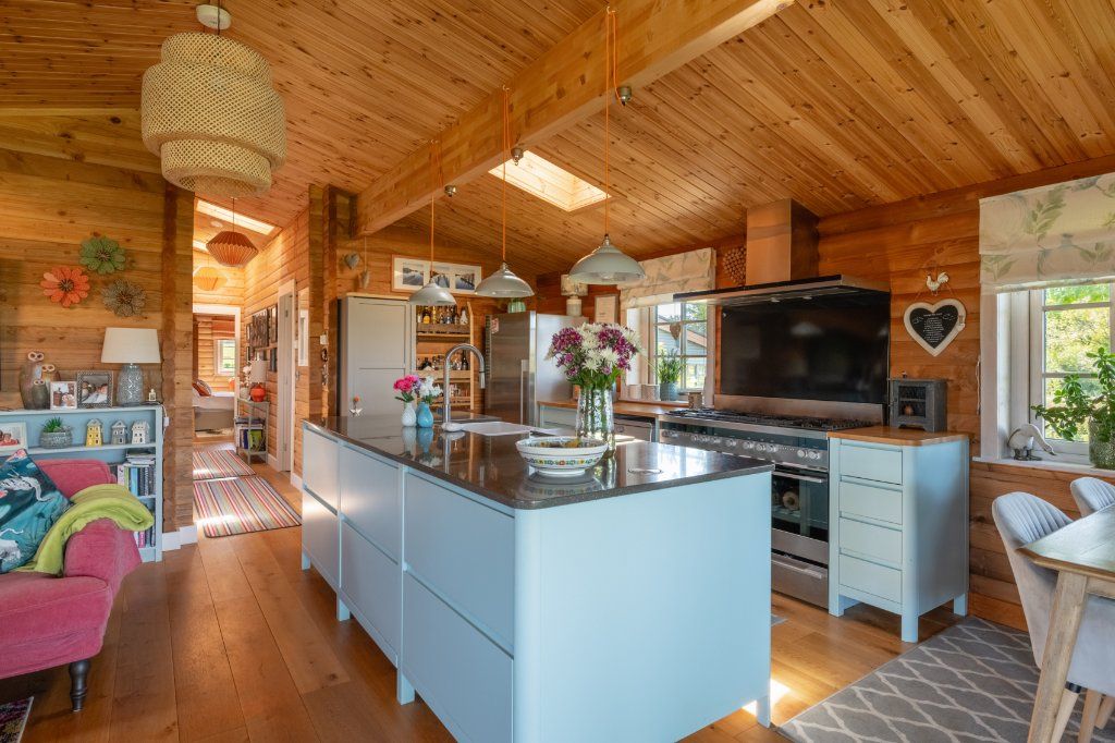 Property photo 2 of 16 Kitchen